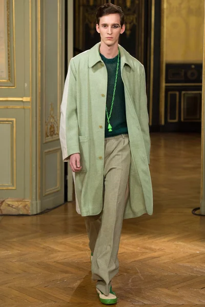 Look 14